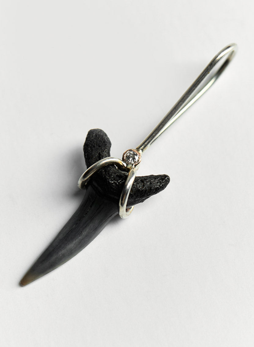 Black Sharks tooth Pendant, 14k gold