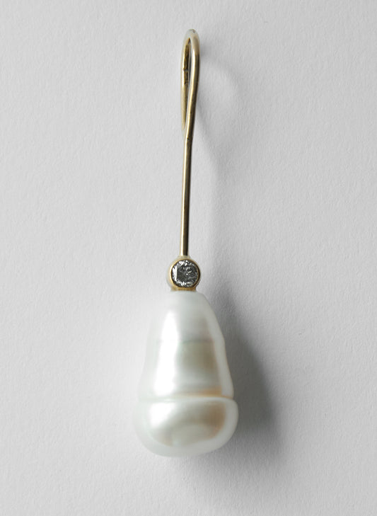 white baroque pearl pendant